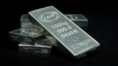 Emtia piyasasında yıl boyunca yaşanan dalgalanmalar sonrası gümüş fiyatı rekor
