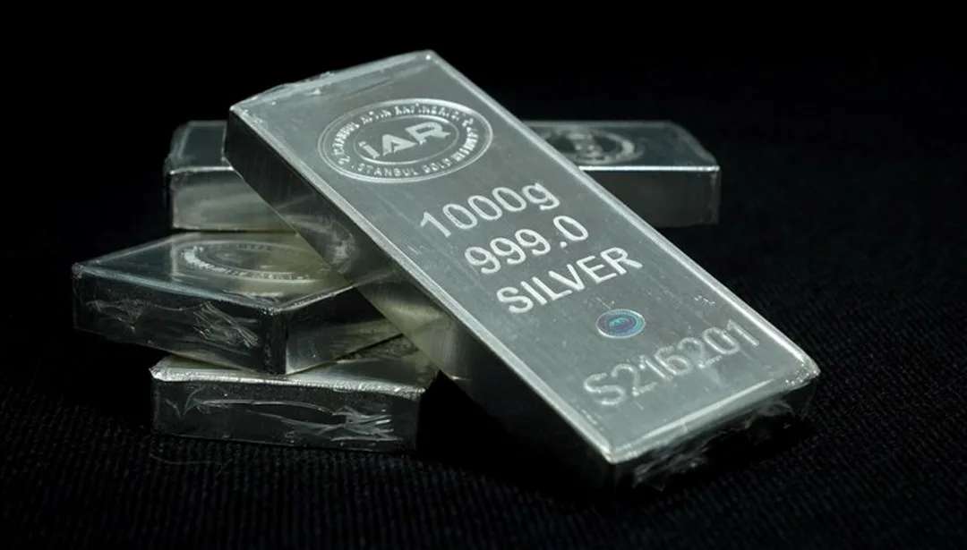 Emtia piyasasında yıl boyunca yaşanan dalgalanmalar sonrası gümüş fiyatı rekor