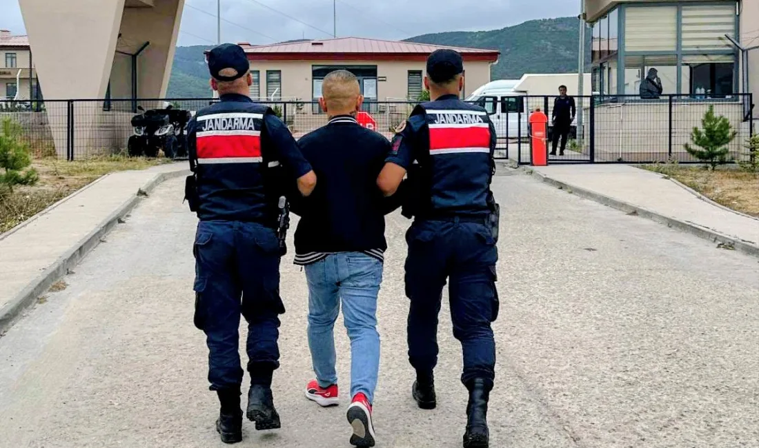 Yozgat’ın Akdağmadeni ilçesinde İlçe Jandarma Komutanlığı ekipleri tarafından aranan şahısların