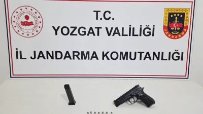 Kadışehri İlçe Jandarma Komutanlığı ekipleri, düğün sırasında ruhsatsız kuru sıkı