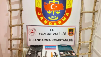 Şefaatli ilçesinde kaçak kazı yapan 4 şüpheli jandarma ekiplerince suçüstü