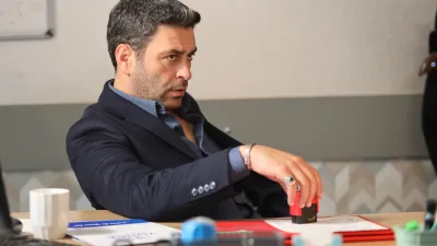 Ozan Akbaba, “Uzak Şehir” dizisindeki performansıyla reyting rekorları kırdı! Geçen