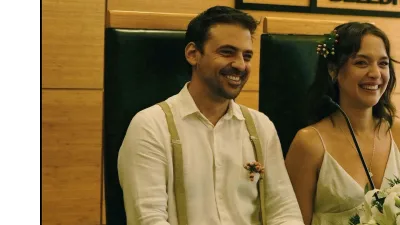 Ünlü oyuncu Seda Türkmen, yapımcı Ilgaz Giritlioğlu ile mutlu bir