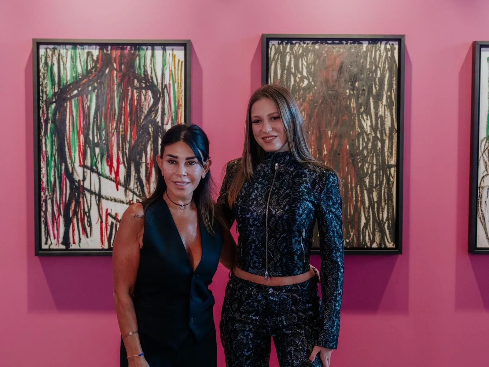 Serenay Sarıkaya, Contemporary Istanbul Açılışında Üç sezonluk Kimler Geldi Kimler