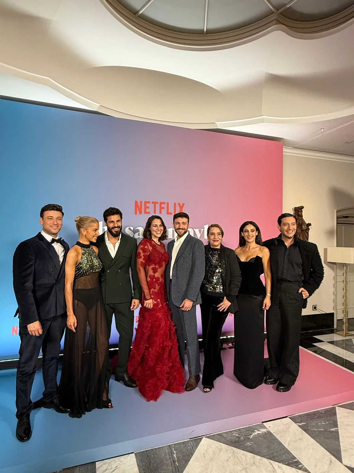 Serkan Çayoğlu, Hamburg’da Netflix Dizisi Galasına Katıldı TRT 1’in sevilen