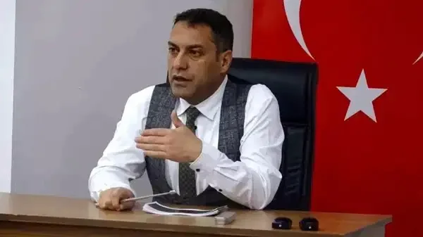 Sorgun Belediye Başkanı M. Erkuş Ekinci, partisinden istifa ederek bağımsız