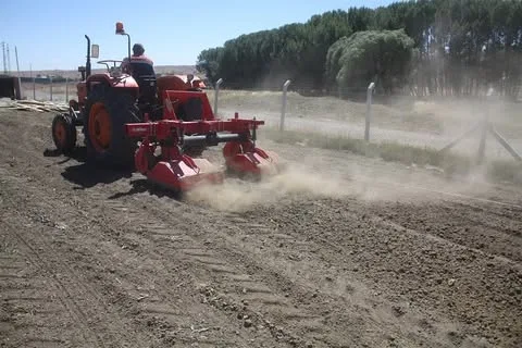 Yozgat Valiliği, safran ve salep gibi değerli bitkilerin yetiştirilmesiyle tarımsal