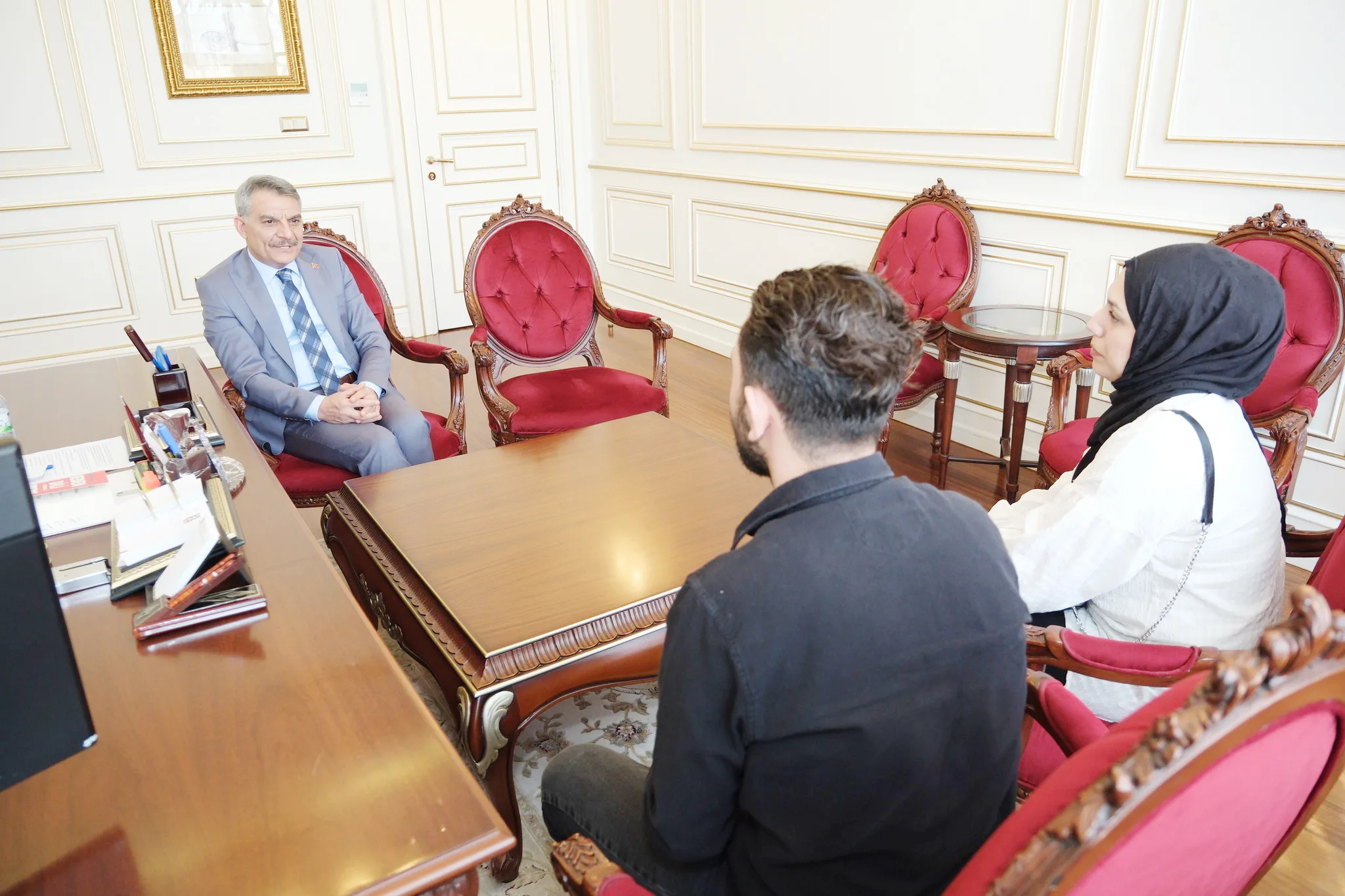 Yozgat Valisi Mehmet Ali Özkan, valilik makamında vatandaşlarla bir araya