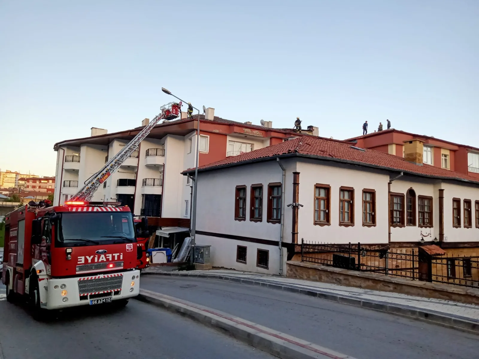 Yozgat’ta biri mutfaktaki bulaşık makinesinden kaynaklandığı iddia edilen yangın olmak
