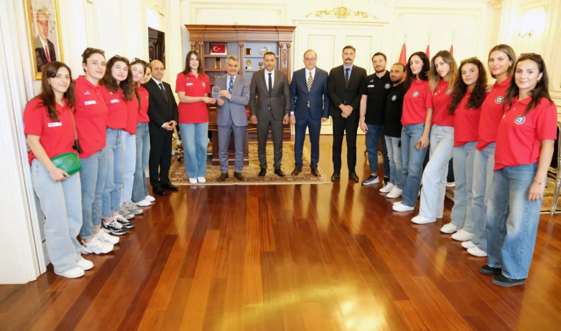 Yozgat GSK Kadın Hentbol Takımı, yeni sezon öncesi Yozgat Valisi