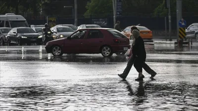 Yozgat Valiliği, yağışlı hava koşulları nedeniyle sürücüleri dikkatli olmaya ve