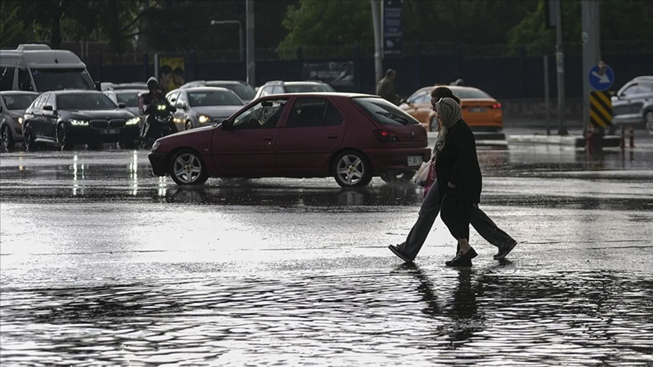 Yozgat Valiliği, yağışlı hava koşulları nedeniyle sürücüleri dikkatli olmaya ve