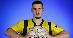 Pafos'un Fenerbahçe'den Ognjen Mimovic'i transfer etmek için görüşmelere başladığı ve