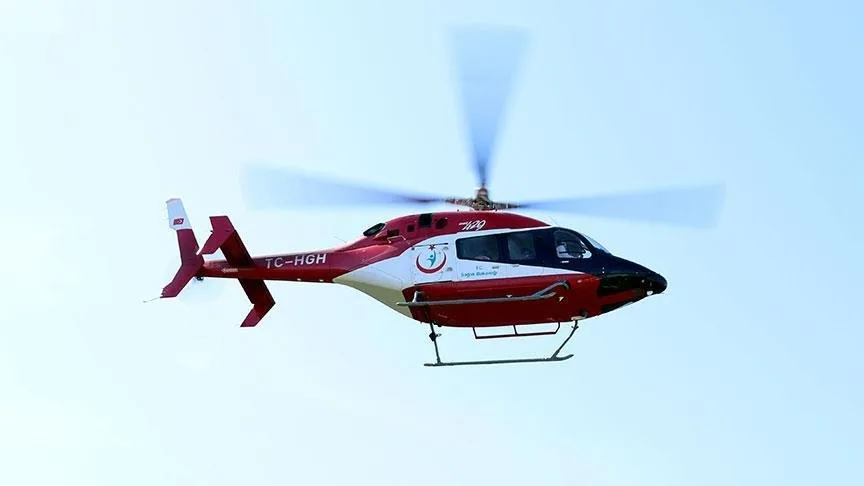 Çayıralan'da odun keserken parmağı kopan vatandaş Ayhan Talas, ambulans helikopterle