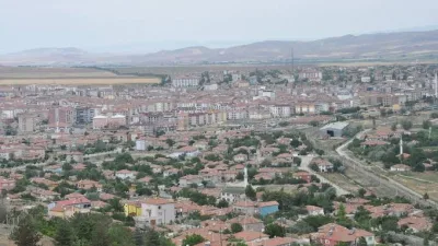 Yerköy ilçemizde, icra yoluyla mahkeme kararıyla satılığa çıkarılan çeşitli taşınmazların