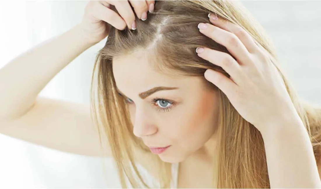 Transparan saç boyası, saçınıza doğal bir parlaklık kazandırırken zarar vermeyen