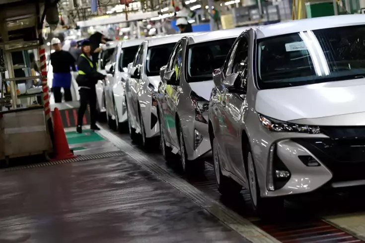 Otomotiv devi Toyota, gösterge paneli ekranında hız ve fren sistemi