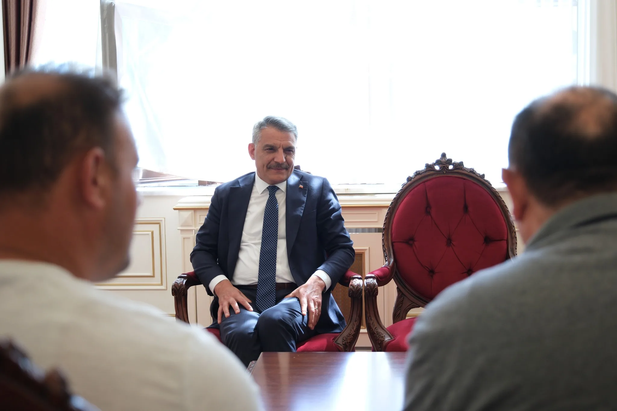 Yozgat Valiliği’nde düzenlenen halk görüşmeleriyle vatandaşlar, taleplerini birebir ileterek çözüm