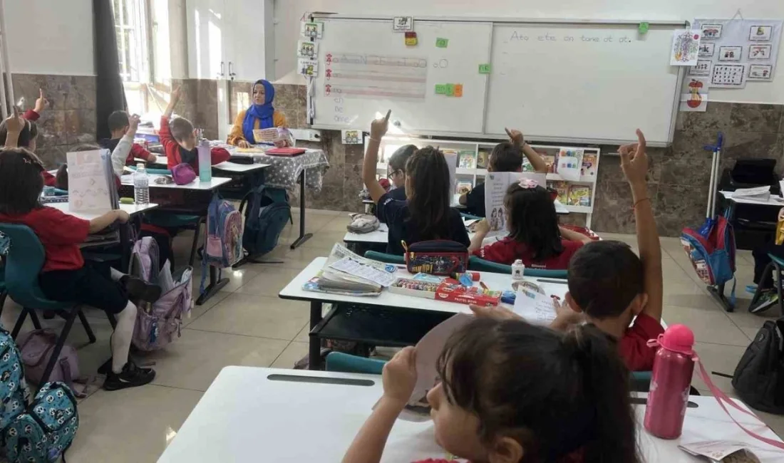 Bakan Tekin: 12 Yıllık Zorunlu Eğitim Sisteminde Değişiklik Geliyor Milli Eğitim Bakanı Yusuf Tekin, 4+4+4 zorunlu eğitim sisteminde değişiklik