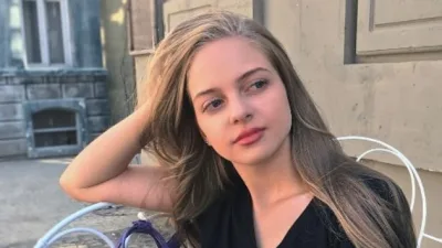 İpek Filiz Yazıcı, 6 Ekim 2001'de İstanbul'da doğdu. Kısa sürede