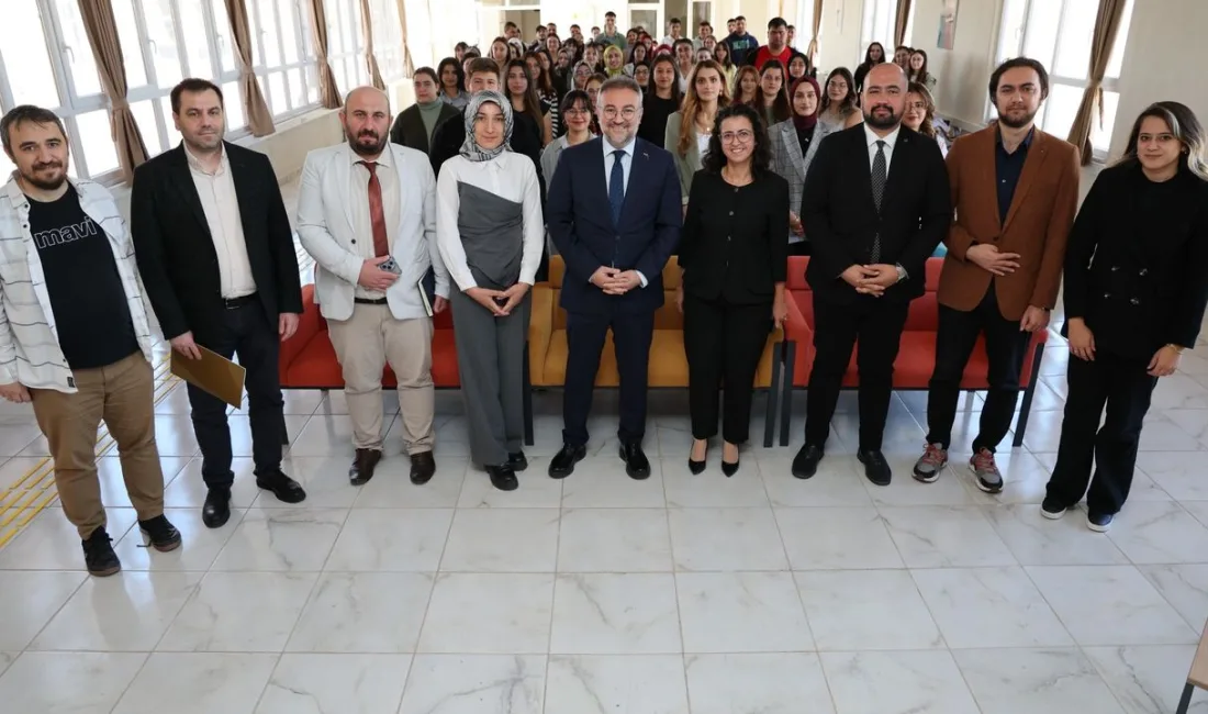 Yozgat Bozok Üniversitesi Rektörü Prof. Dr. Evren Yaşar, Fizyoterapi Yüksekokulu'ndaki