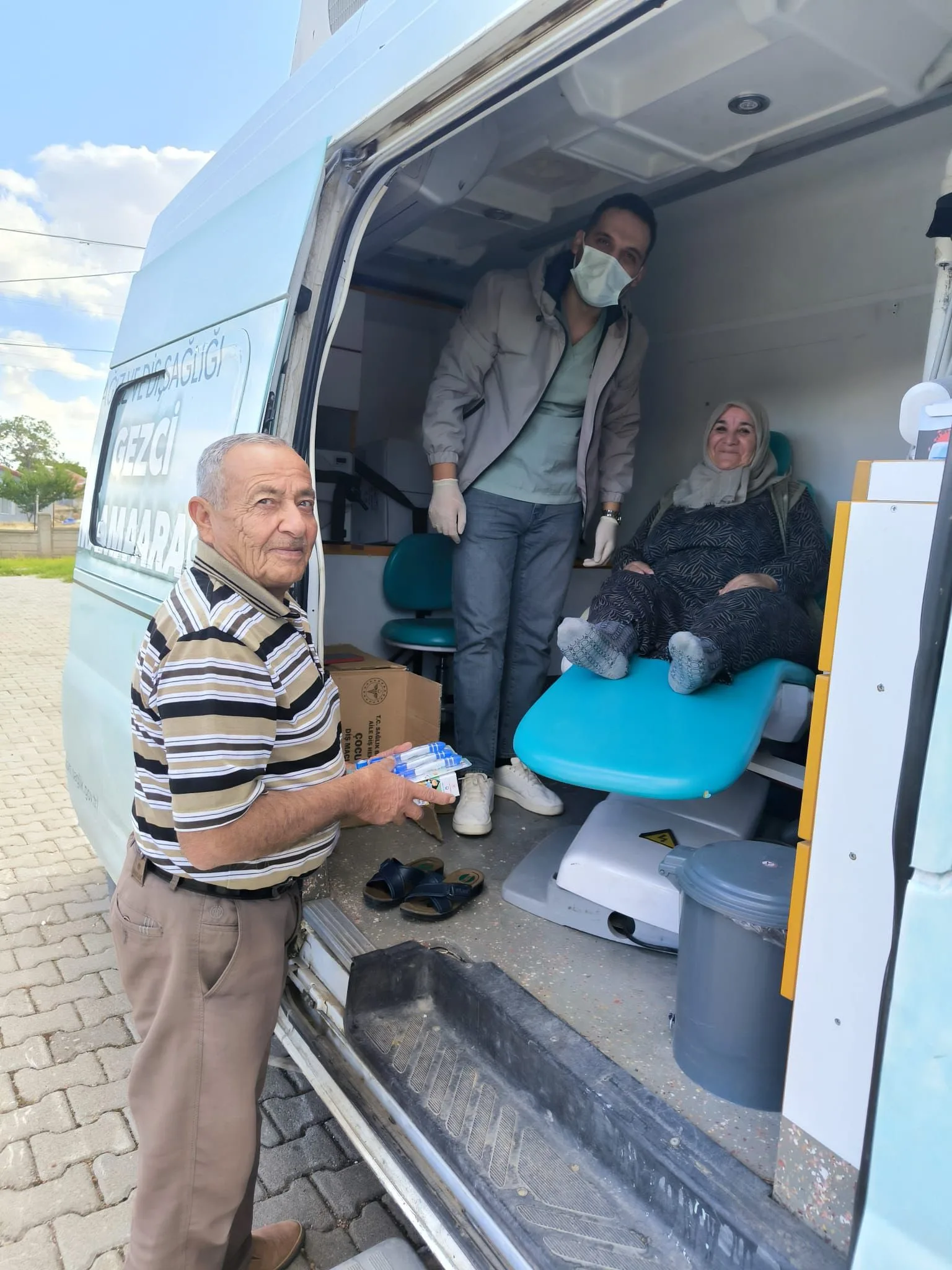 Çiçekdağı Toplum Sağlığı Merkezi ekipleri, mobil tarama aracıyla köylerde ağız
