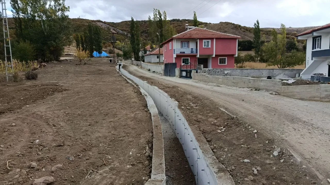 Yozgat Kadışehri'nde DSİ tarafından tamamlanan taşkın koruma kanalı sayesinde Çam