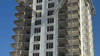 Ankara'nın Mamak ilçesinde bir inşaatın 12'nci katındaki yük asansöründen düşen