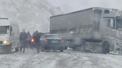 Yurdun büyük kesiminde beklenenden erken başlayan kar yağışı, birçok ilde
