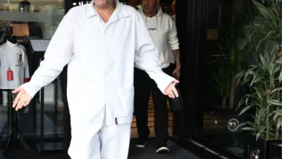 Ünlü şarkıcı Berdan Mardini, sabah saatlerinde çocuklarını alarak Etiler’deki bir