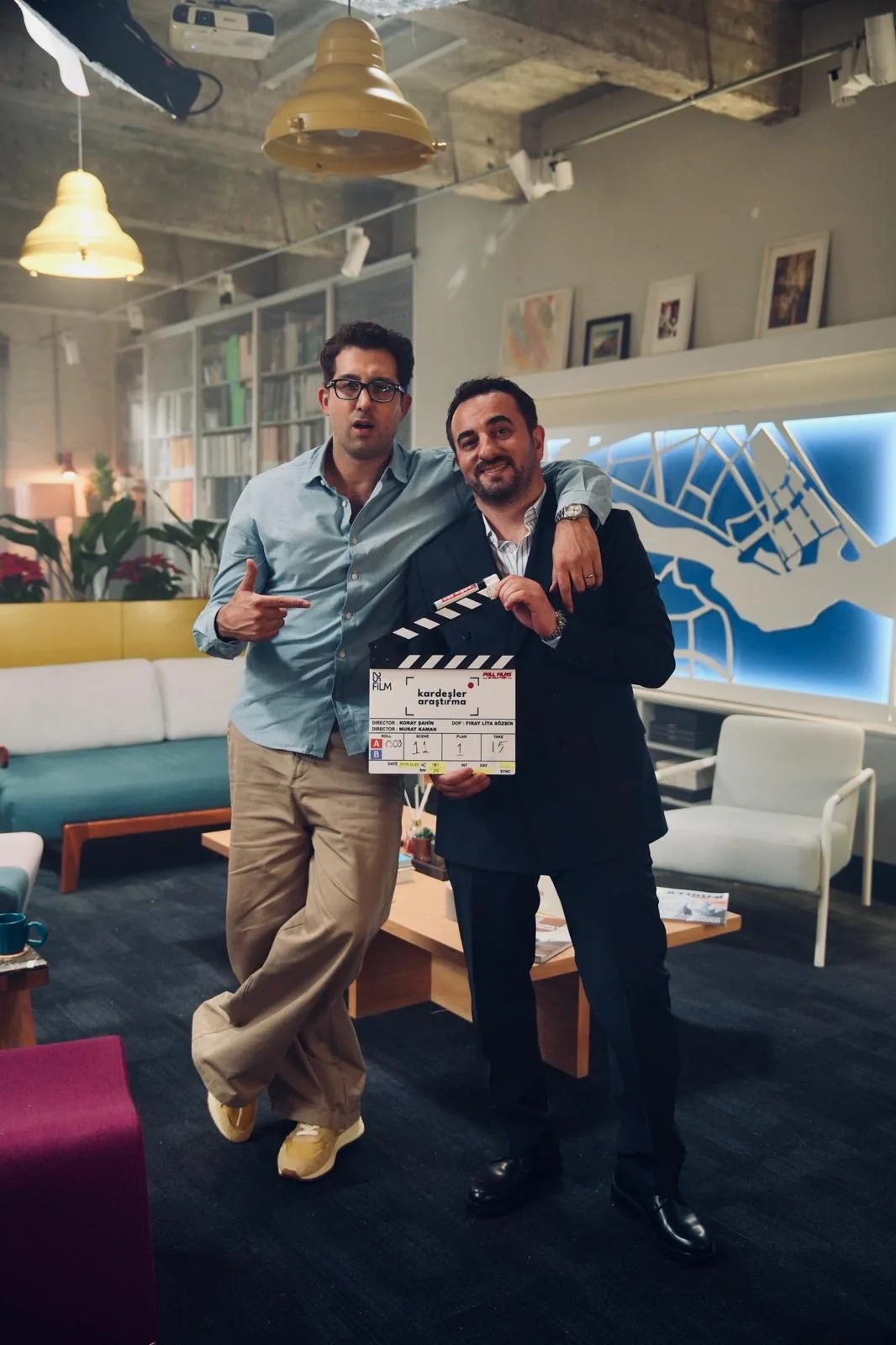 Cem Gelinoğlu ve Doğu Demirkol’un Yeni Filmi “Kardeşler Araştırma” İlk