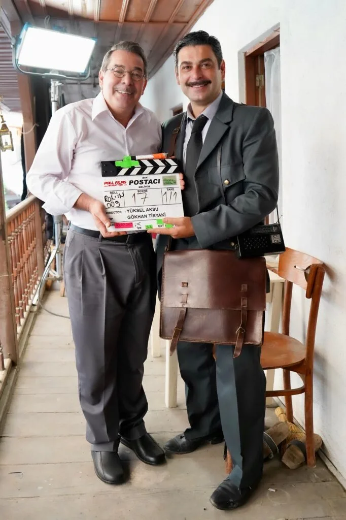 “Bak Postacı Geliyor” Filminde Fikret Kuşkan ve Ozan Akbaba Başrolde