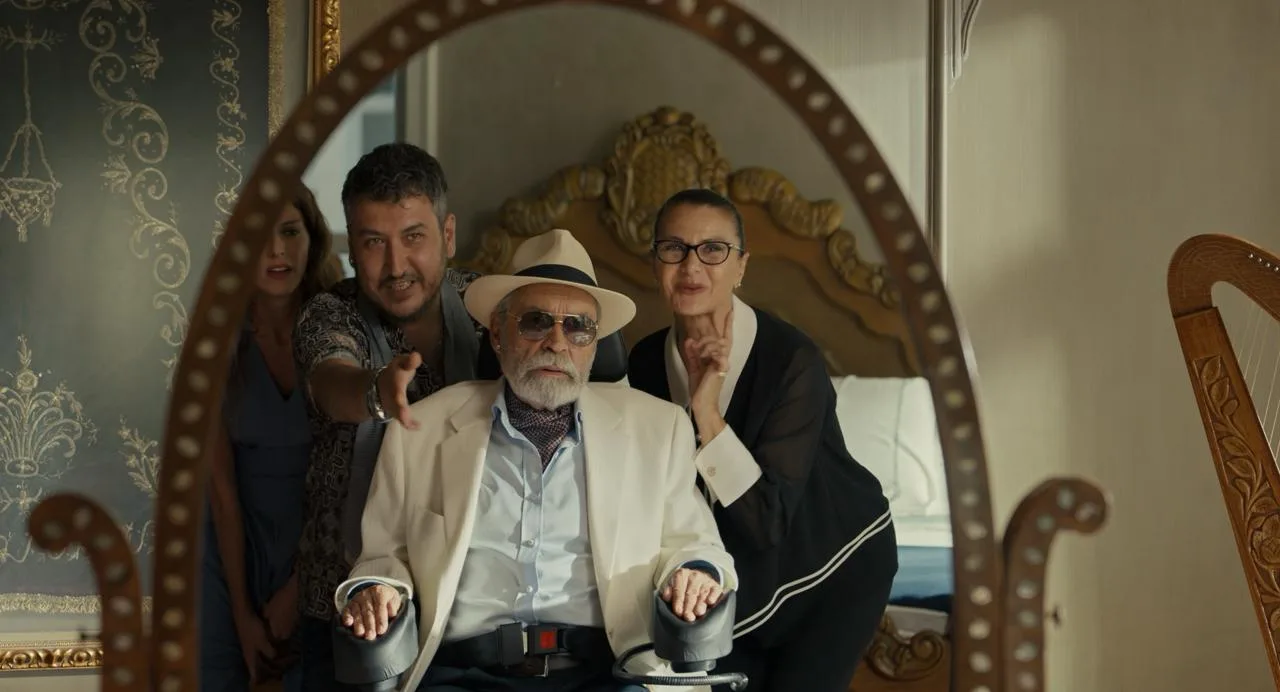 NuLook Production imzalı Yan Yana filmi, Muzaffer Yıldırım’ın yapımcılığını üstlendiği