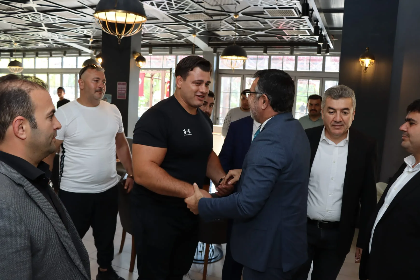 Milli güreşçi Rıza Kayaalp, Yerköy Belediye Başkanı Fatih Arslan ile