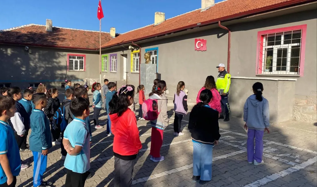 Boğazlıyan İlçe Jandarma Komutanlığı, Uzunlu Beldesi’ndeki ilkokul öğrencilerine trafik güvenliği