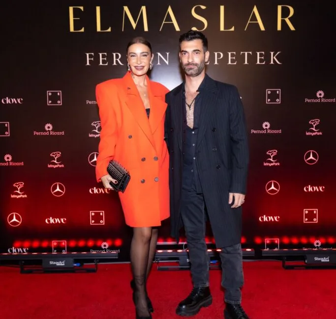 İlker Kaleli ve Sıla, Ferzan Özpetek’in “Elmaslar” filminin yemeğinde bir araya geldi! Ferzan Özpetek’in Yeni Filminden Özel Yemek Ferzan Özpetek’in son filmi