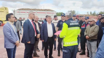 Sorgun İlçe Jandarma Komutanlığı, pancar taşıyan traktör sürücülerine trafik eğitimi