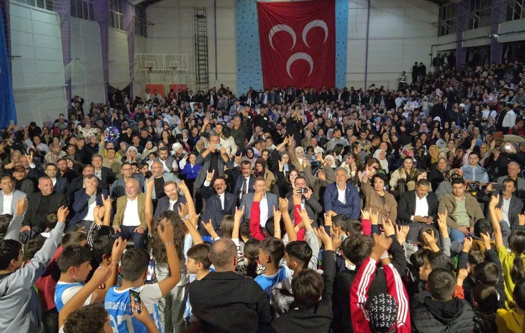 Ali Kınık ve Ahmet Öngel Boğazlıyanlıları Coşturdu Yozgat’ın Boğazlıyan ilçesinde, Milliyetçi Hareket Partisi (MHP) İlçe Teşkilatı ve