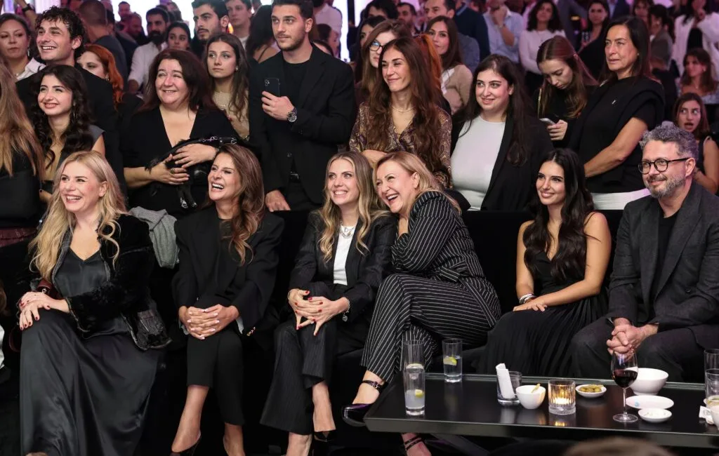 Türkiye’nin en yüksek prodüksiyonlu ilk dikey dizisi “Yeni Nesil Aile”