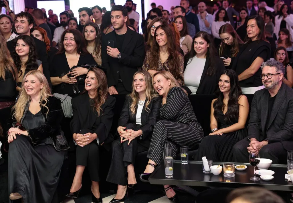 Türkiye’nin en yüksek prodüksiyonlu ilk dikey dizisi “Yeni Nesil Aile”