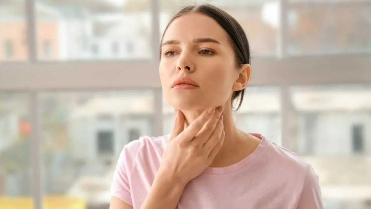 Ses kısıklığının yanlış ses kullanımıyla sınırlı kalmayabileceğini belirten uzmanlar, uzun