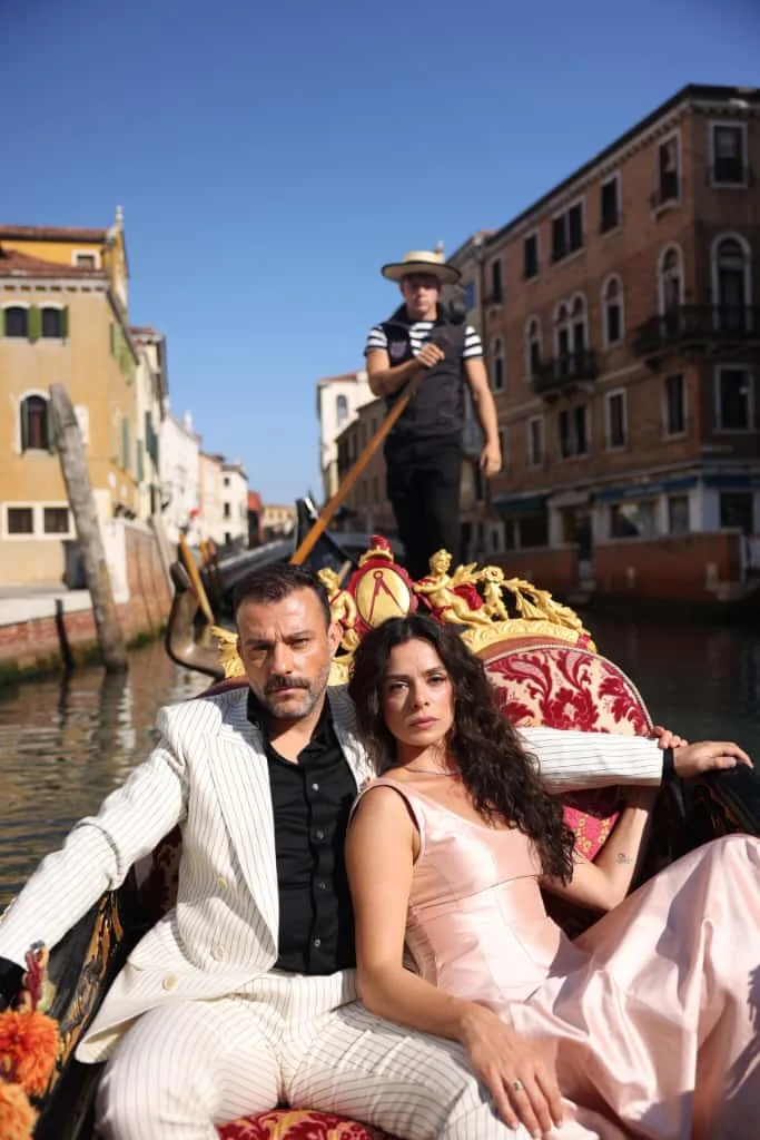 Venedik’te Türk Dizisinin Görkemli Galası Global Agency’nin kurucusu İzzet Pinto’nun