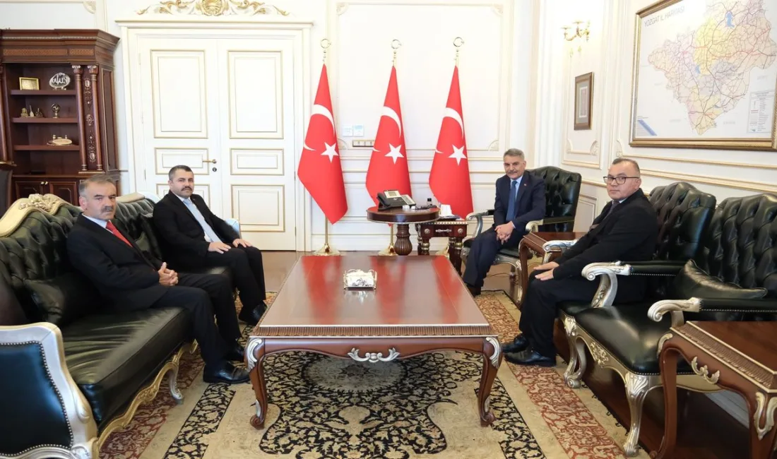 Akdağmadeni Belediye Başkanı Dr. Nezih Yalçın, Yozgat Valisi Mehmet Ali