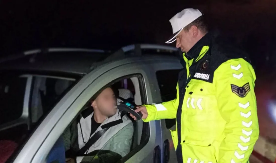 Yozgat İl Jandarma Komutanlığı ekiplerinin Akdağmadeni ilçesinde gerçekleştirdiği trafik denetiminde,