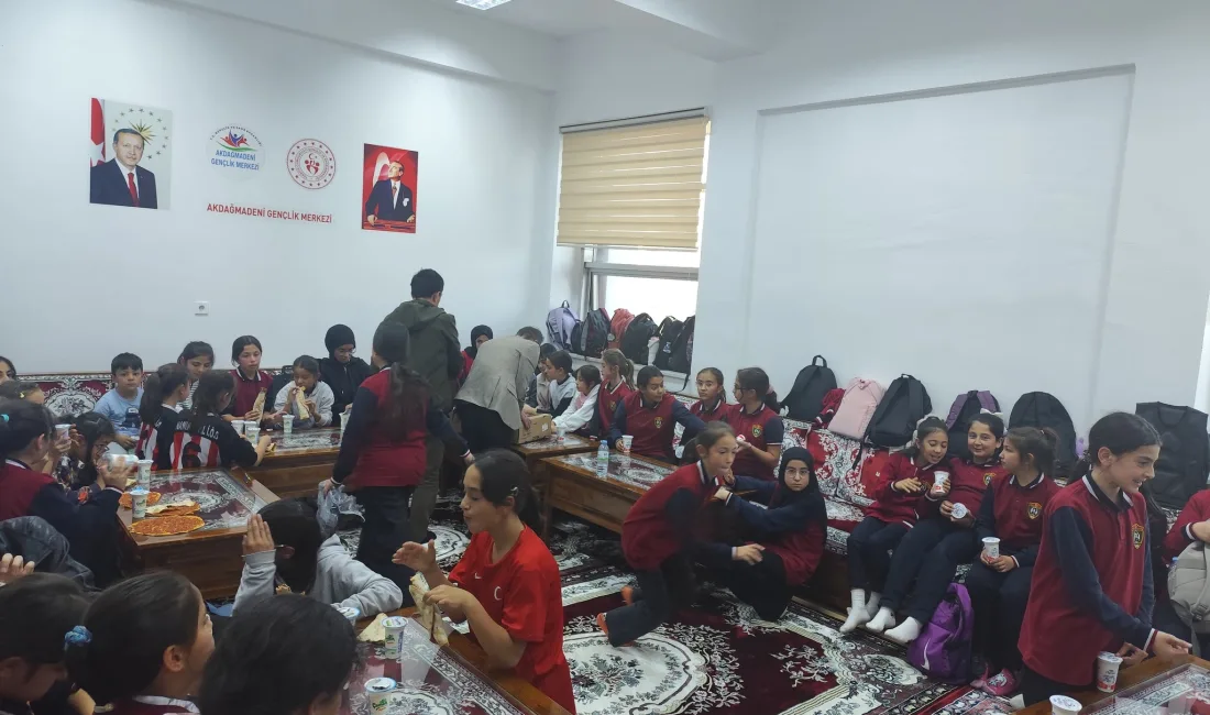 ÇEDES projesi kapsamında, Namık Kemal Ortaokulu kız öğrencileri Akdağmadeni Gençlik