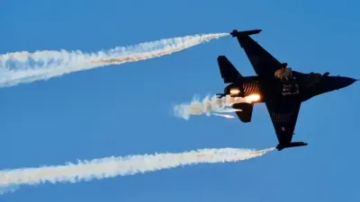 Ankara'da gökyüzünde duyulan jet seslerinin nedeni SOLOTÜRK ekibinin eğitim uçuşları.