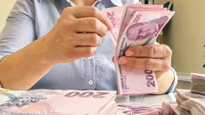 Ocak ayında uygulanacak yeni asgari ücretin belirlenmesi için çalışmalar sürüyor.