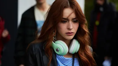 "Bez Bebek" dizisinde canlandırdığı "Yağmur" karakteri ile tanınan Asena Keskinci,