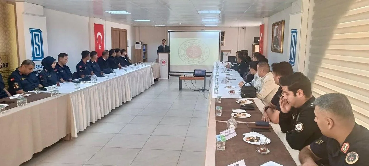 Yozgat’ın Boğazlıyan ilçesinde gerçekleşen adli kolluk toplantısında konuşan Boğazlıyan Cumhuriyet