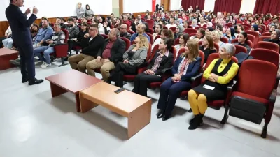 Yozgat Bozok Üniversitesi’nde düzenlenen “Haydi Türkçe Konuşalım” semineri, öğrencilerin diksiyon,